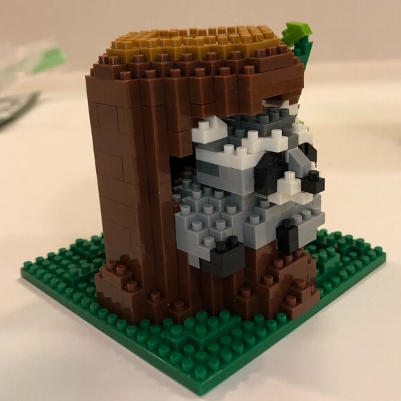 Mini Building Blocks Raccoon Impact Photographics Built and Completed - Picture 6 of 16
